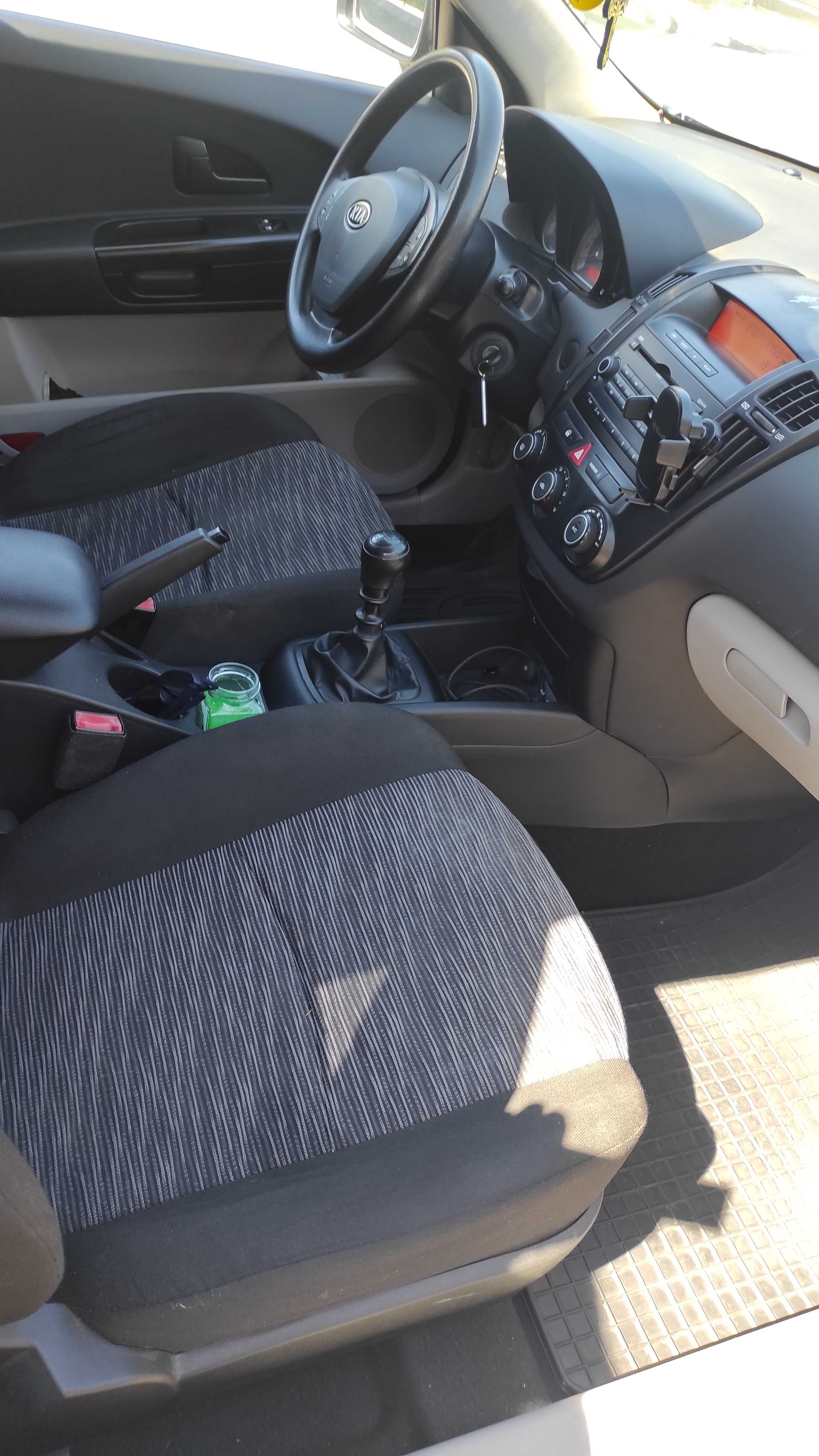 KIA CEED SW  1.4 - 109 CP ( 2008 )
