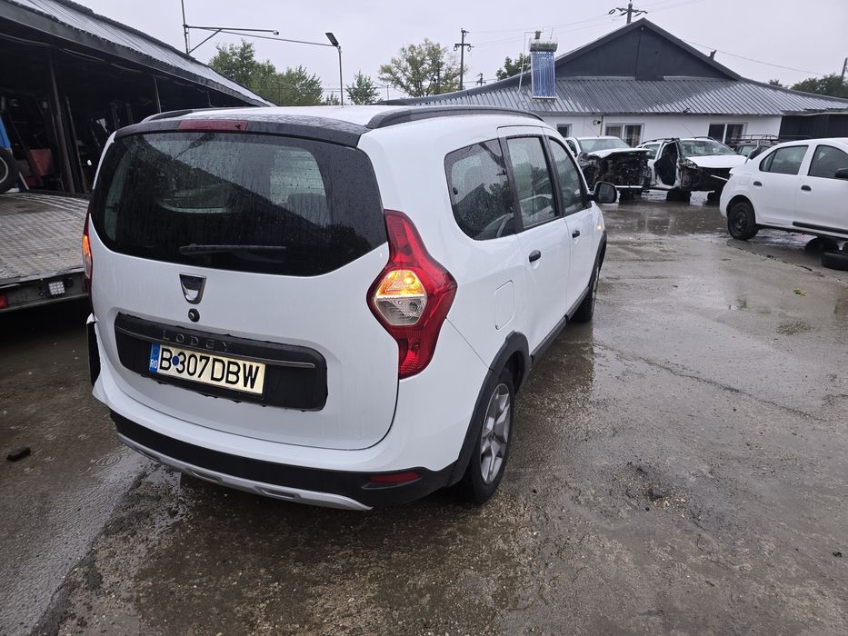 Dacia Lodgy Stepway 7 locuri 2021 1.3 tce 63.000 km Avariat