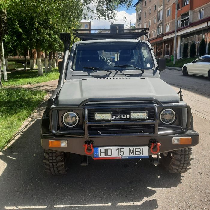 Vând Suzuki Samurai