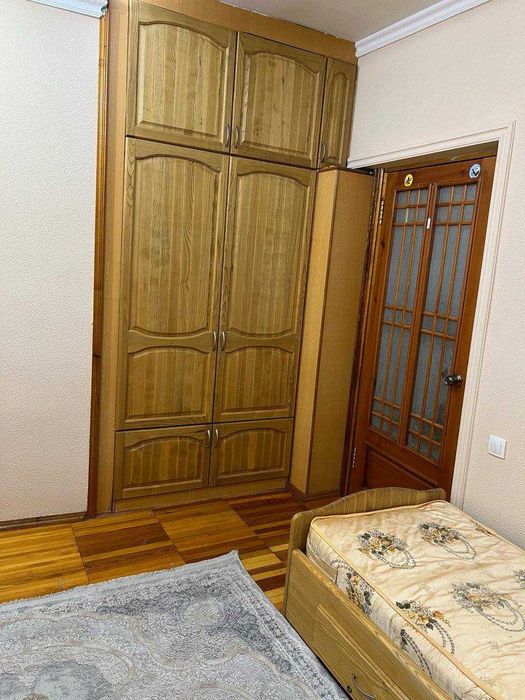 Продаётся 2хком переделанная в 3х ком квартира. Метро Новза. Чиланзар