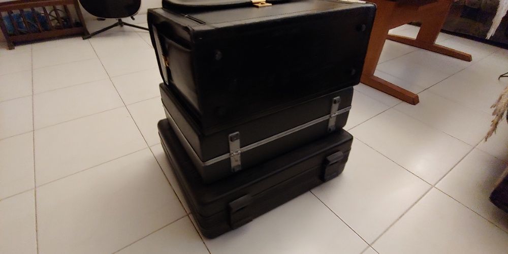 Твърди луксозни пътнически и дипломатически куфари