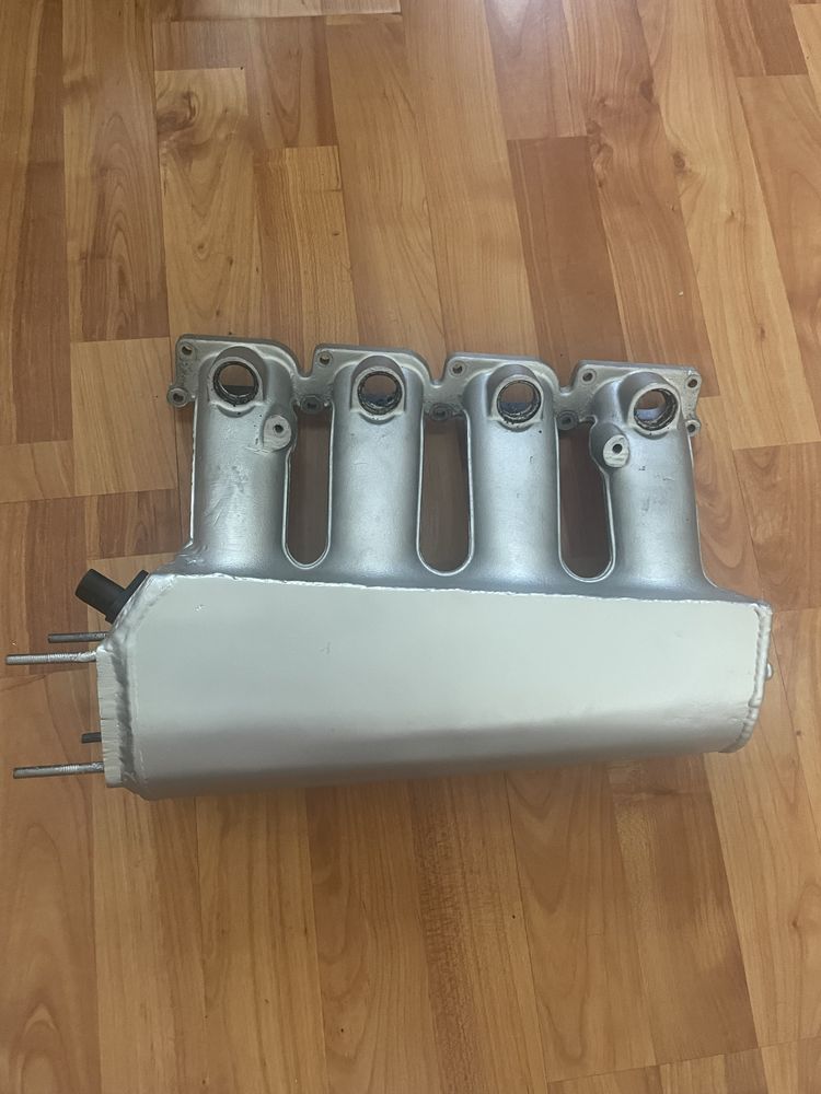 Custom всмукателен колектор за 1.8Т