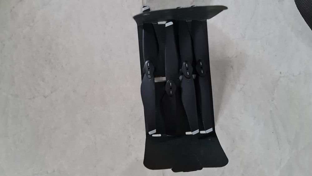 Vând Drona DJI Mavic Air