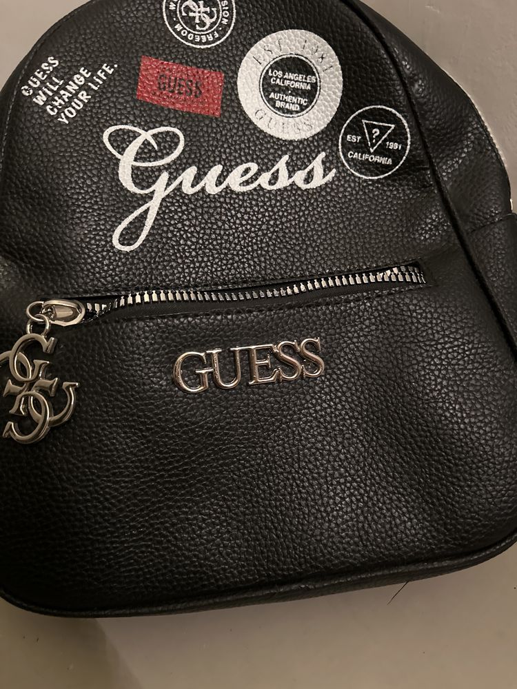 Дамска раница Guess