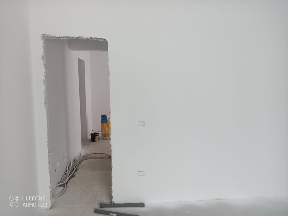Proprietar. Vand apartament decomandat cu două camere.