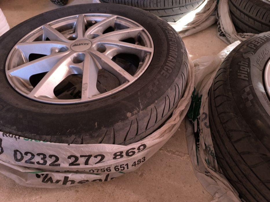 Cauciucuri 195/65 R15 + jante aliaj