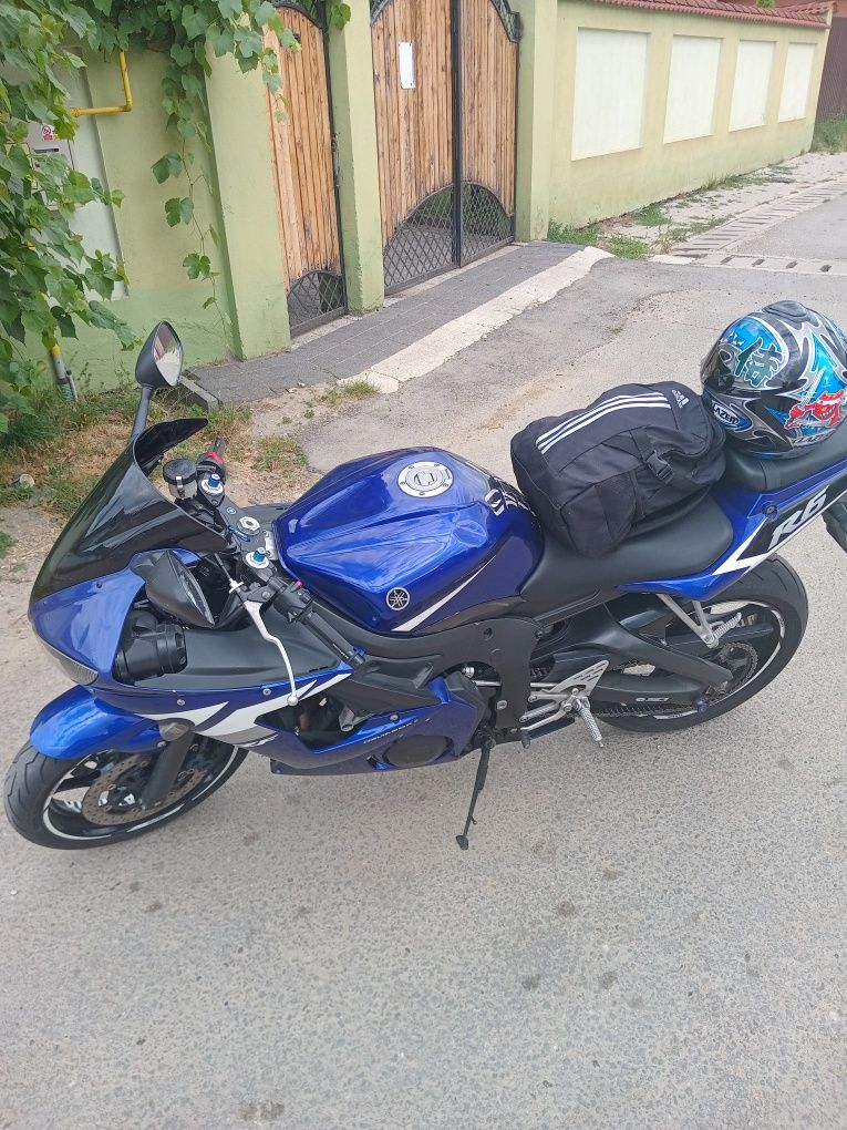 Yamaha R6 injecție