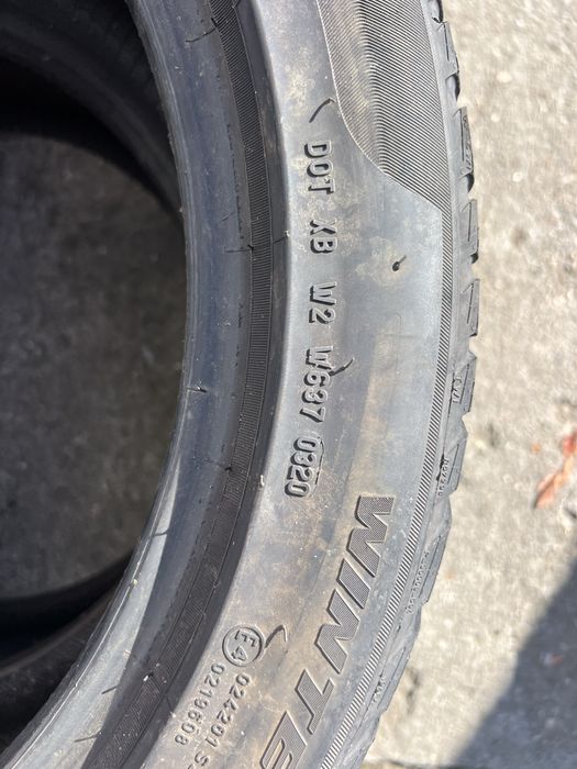 Зимни гуми 245/45/19 Pirelli  с борд dot20 . Цена за двете .