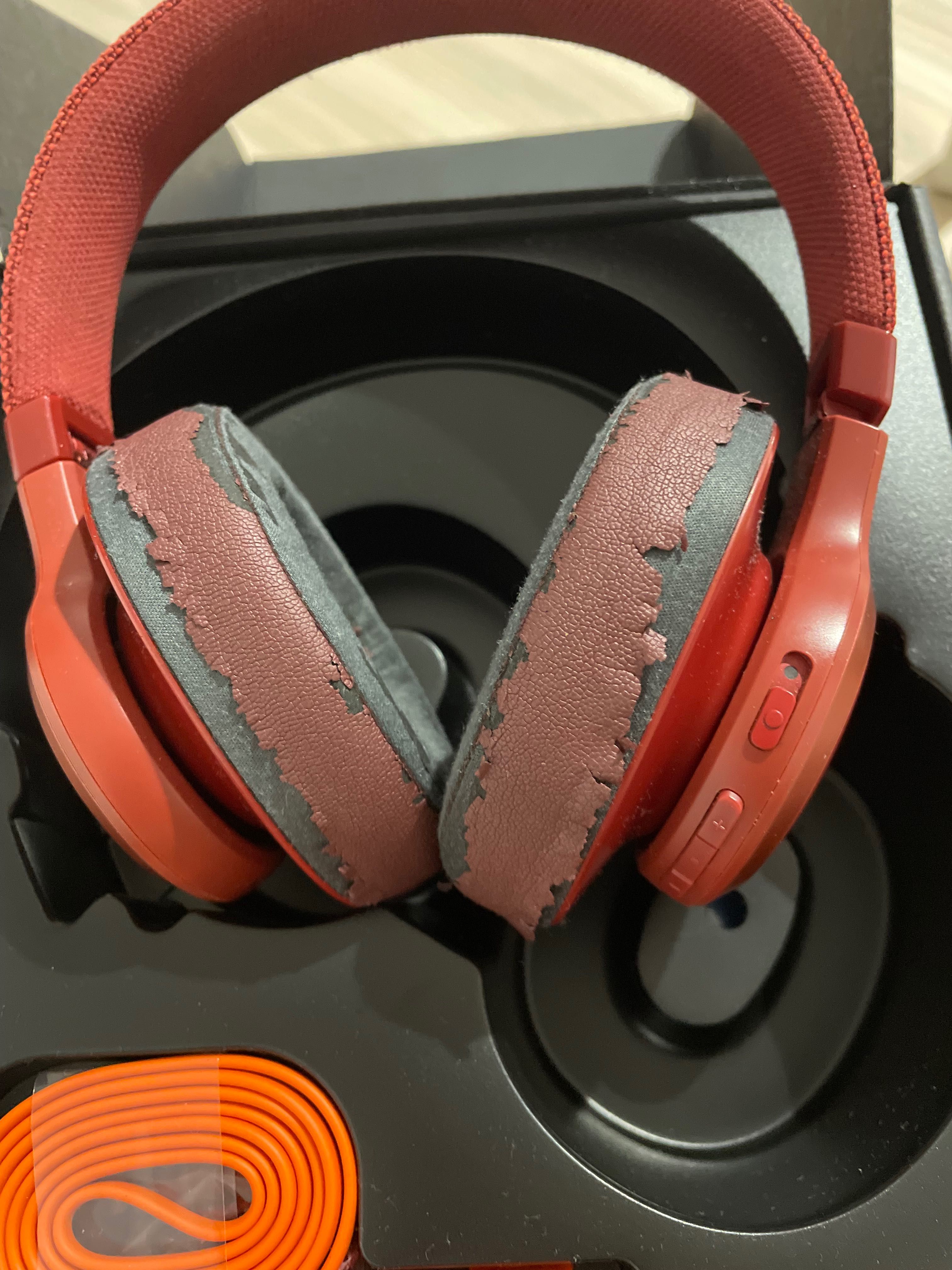 Слушалки JBL червени