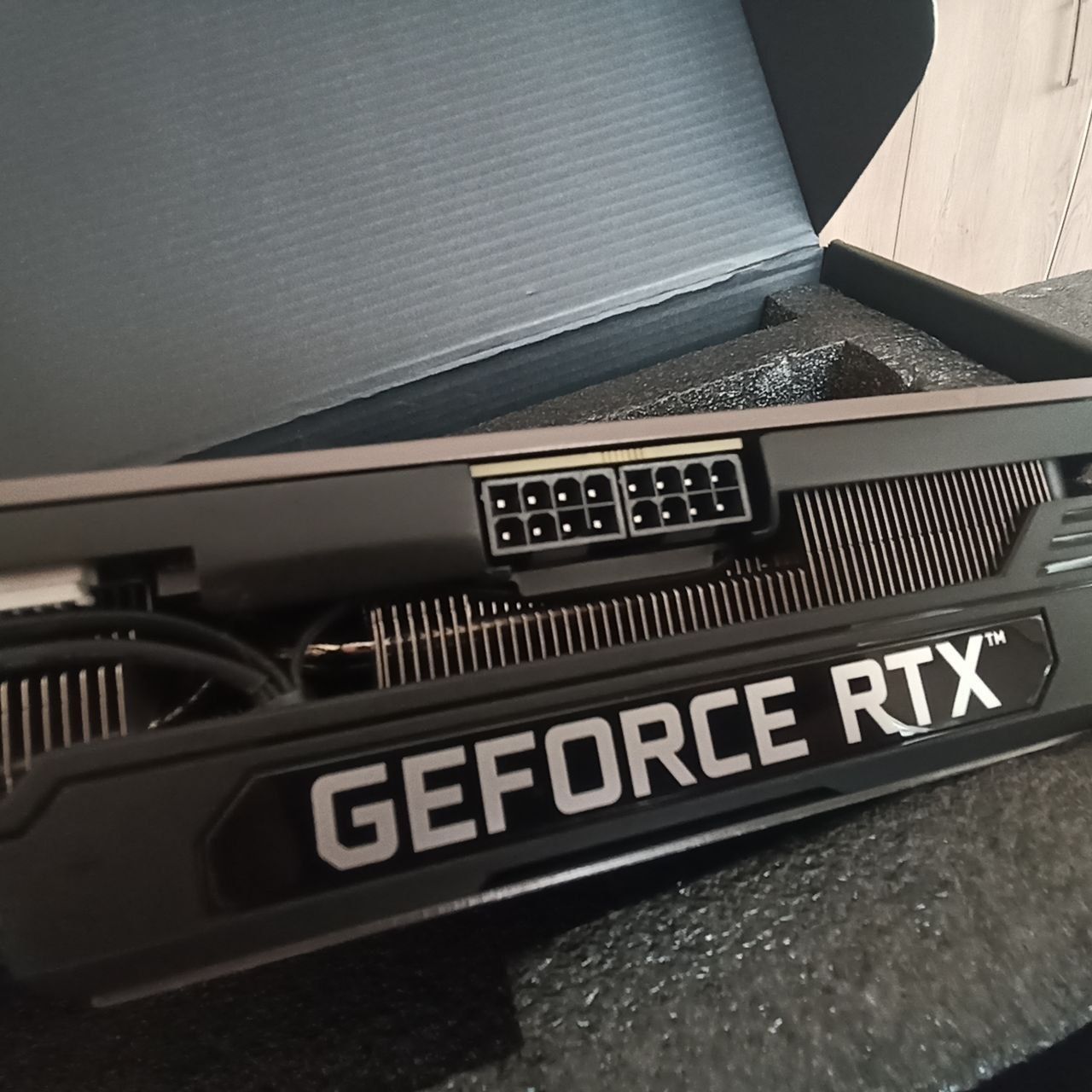 Продаю игровую видеокарту Palit GEFORCE RTX 3080,