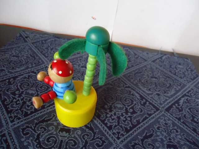 марионетка крокодил,кученце Eichhorn, пират на остров ,кукла на конци