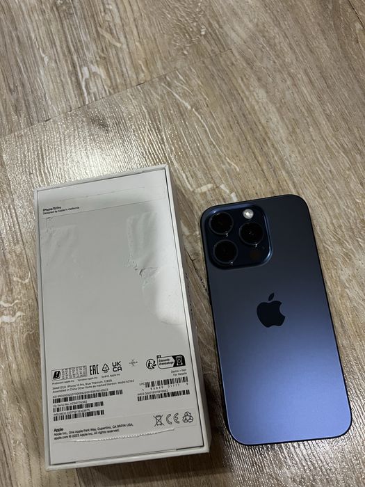 Iphone 15 pro Blue 128 gb + слушалки