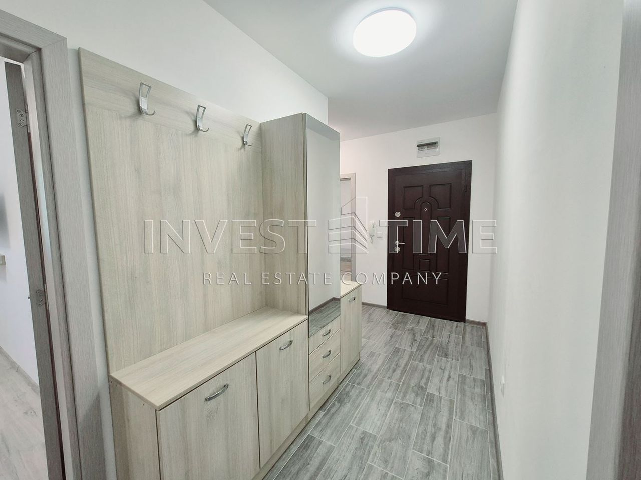 Дава се под наем Тристаен апартамент в Варна, Бриз - 80 кв.м за 765 € - Снимка #7