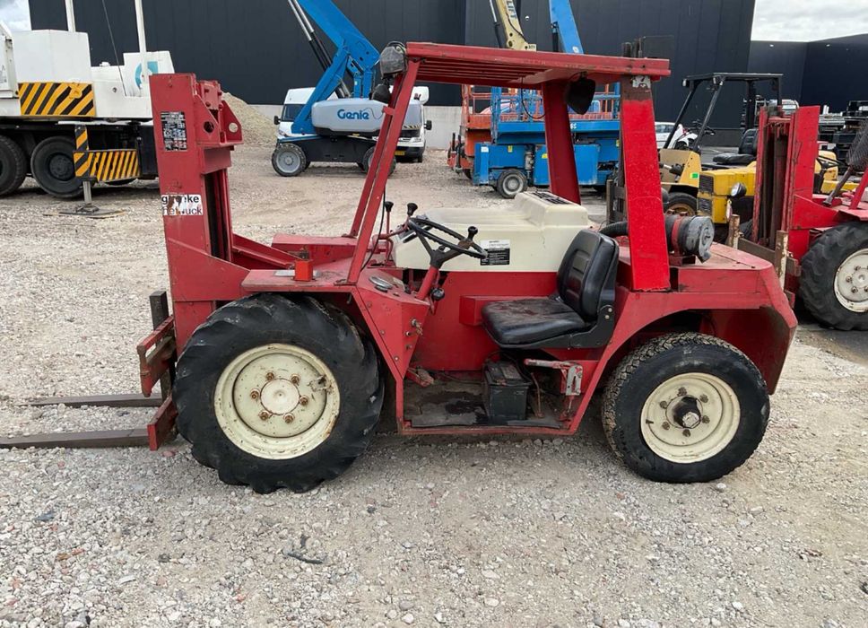 Stivuitor de teren Manitou MC 20
