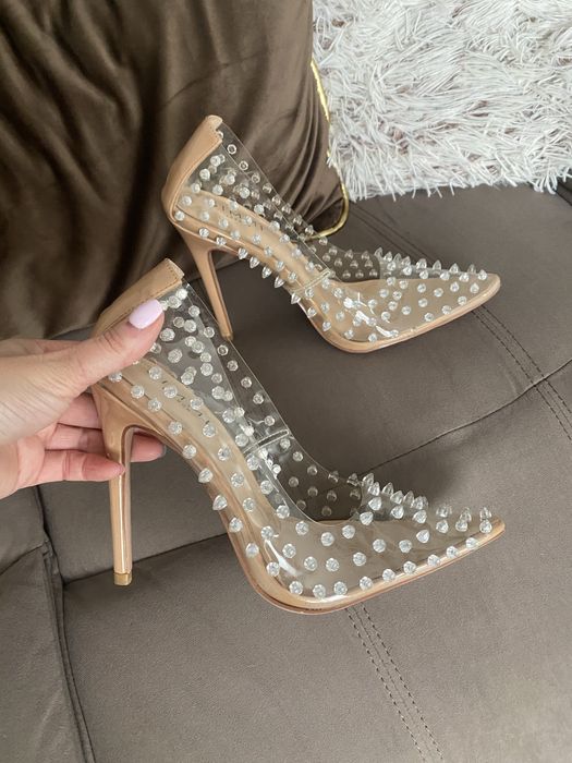 Pantofi gen Laboutin