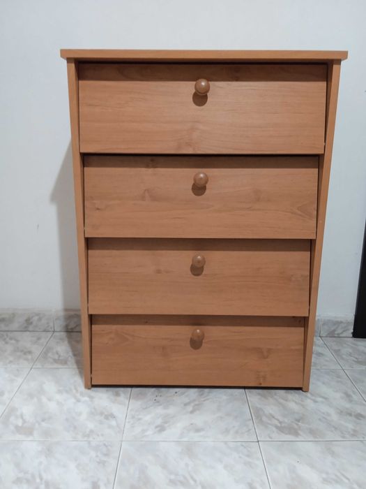 Продавам Шкаф за обувки