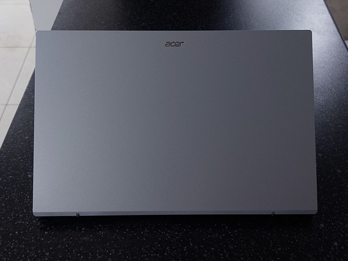 Acer aspire 3 i7 1255U