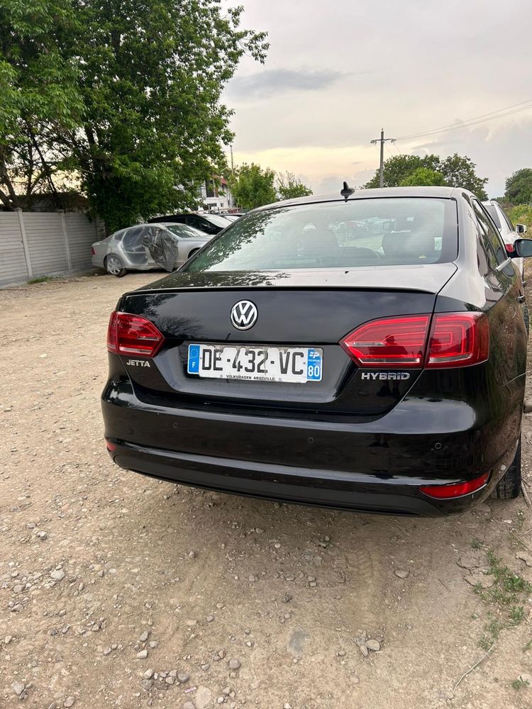 Ușă stânga spate Volkswagen Jetta 2014 (prezintă un mic defect )