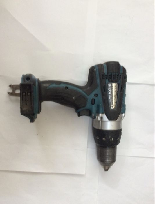 Makita DHP453 masina de gaurit si insurubat cu 16 trepte