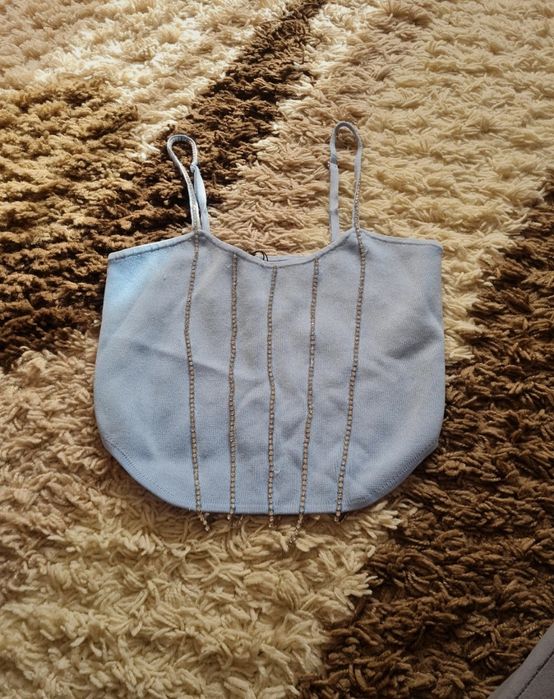 Top scurt cu bretele