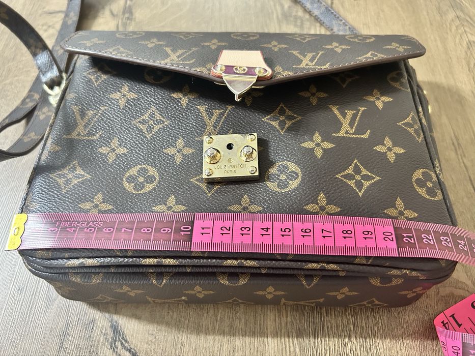 Geanta maro, in conditii bune.