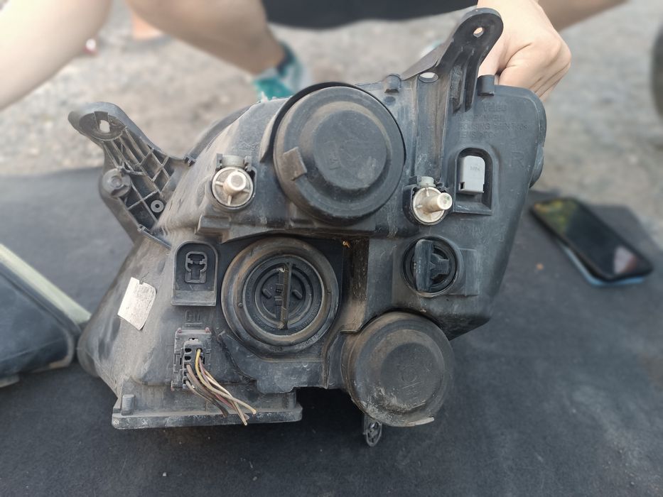 Ляв Фар за Опел Мерива 03-2010г