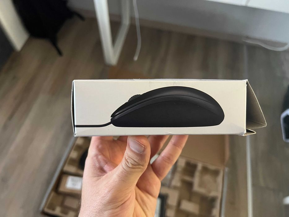 Монитор Dell P2723E + Webcam Logitech C925e