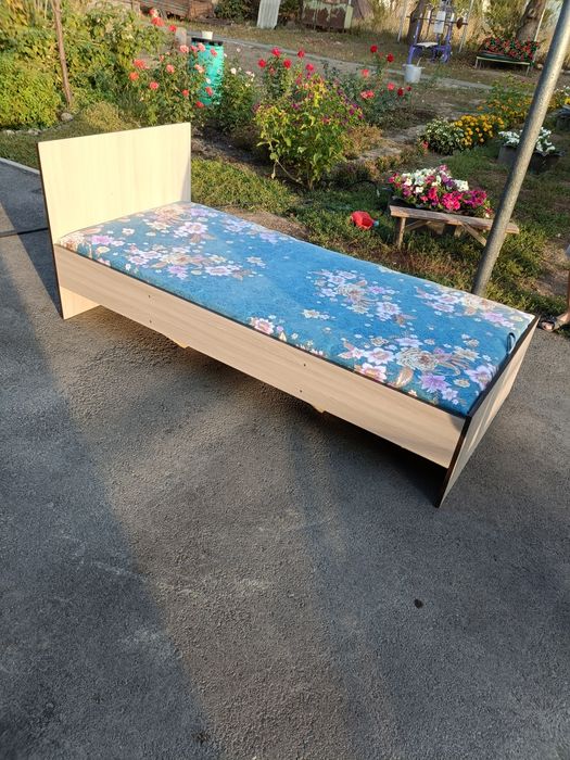 Кровать одна спальня