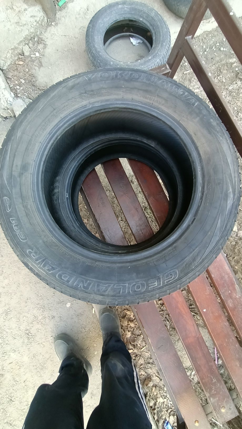 Продам комплект летних шин YOKOHAMA 225/65 R 17 4 штуки торг