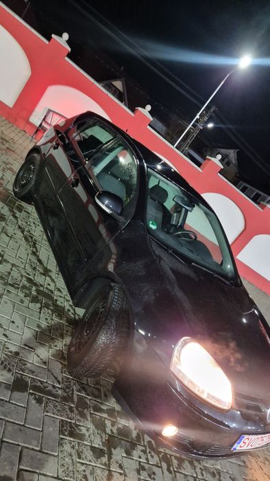 Vând Golf 5 recent adus!