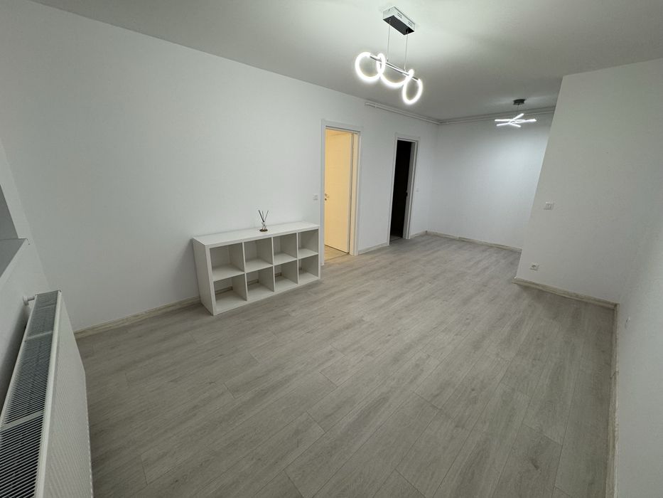 Inchiriez sau vand garsoniera Hils Brauner parter+parcare acoperita