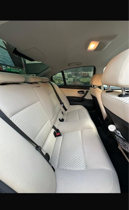 BMW Seria 3 E90 - 2.0 Diesel, 143 CP, Manuală, Negru
