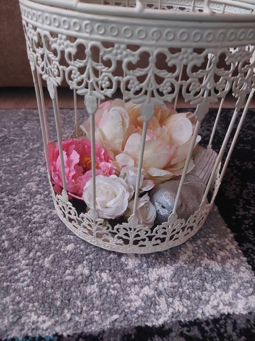 Colivie cu flori si lumanare in forma de pasare