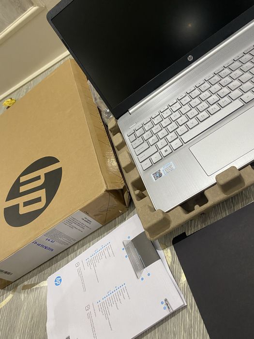 HP i5 сотилади состоянияси янги. 5-6 соат ишлатилган холос.