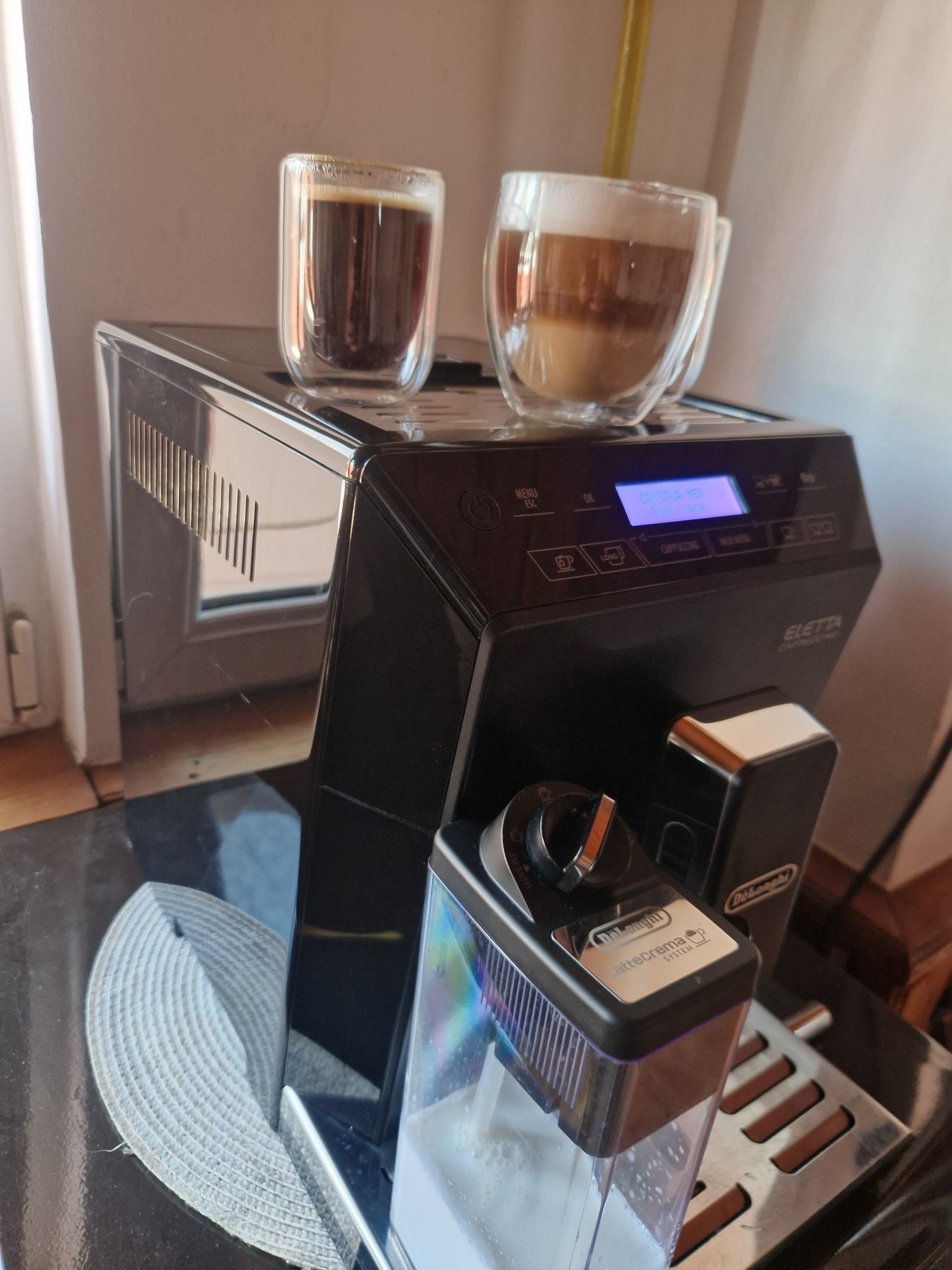 DeLonghi  ELETTA Cappuccino    Espresor