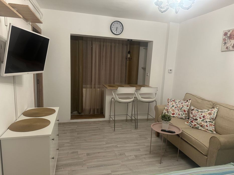 Închiriez garsonieră regim hotelier