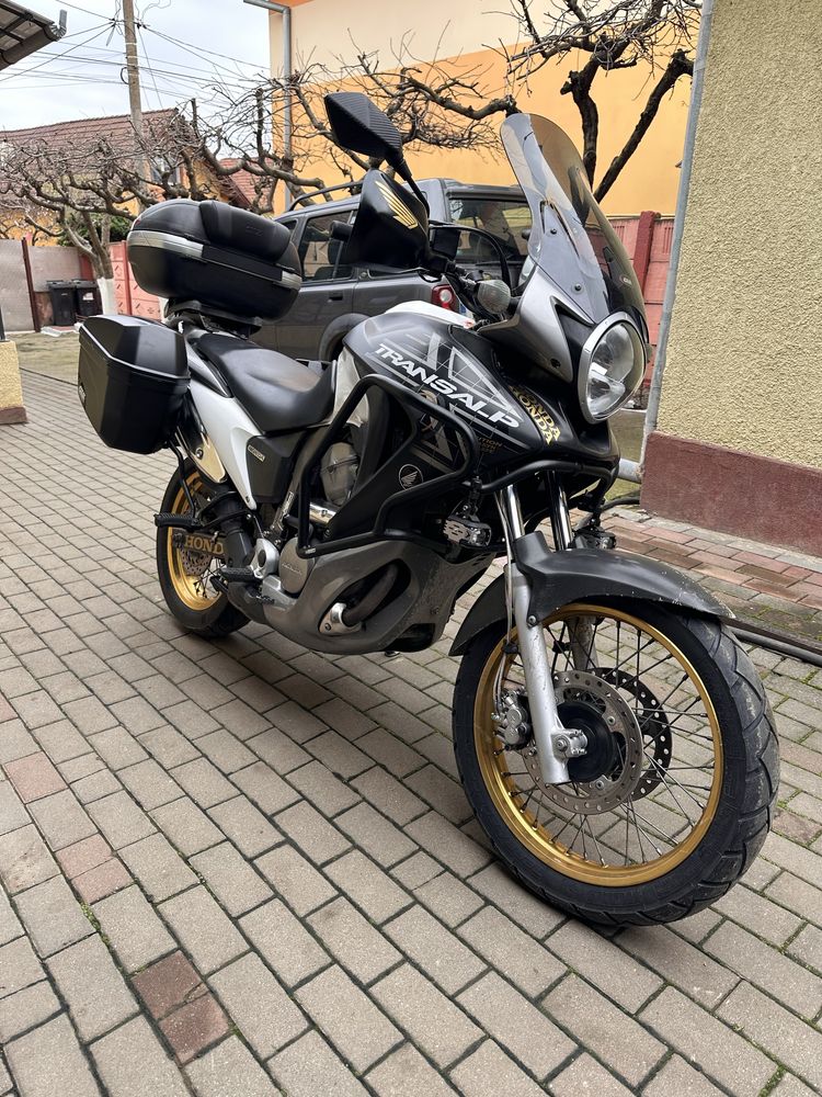 Honda Transalp XL700V
