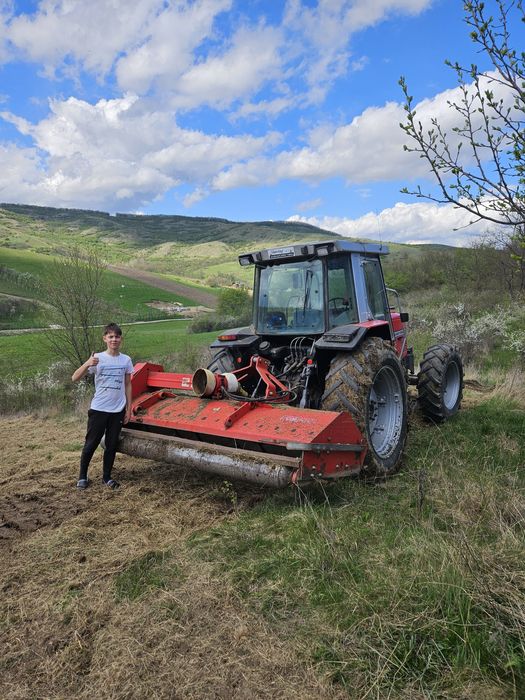Vând Massey Ferguson 3080