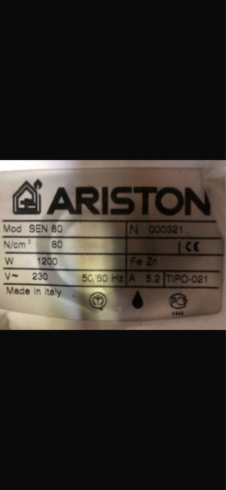 Expozitor din sticlă  ,candy-bar prajituri ;  BOILER ELECTRIC ARISTON