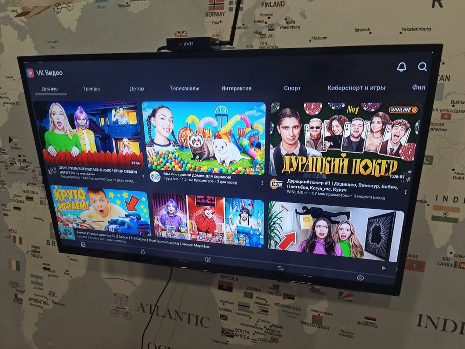 Продам smart телевизор 41 дюймовый с приставкой