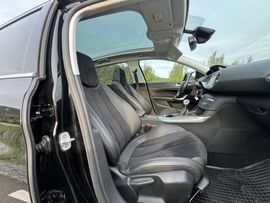 Peugeot 308   Panoramic 2017  136000 km