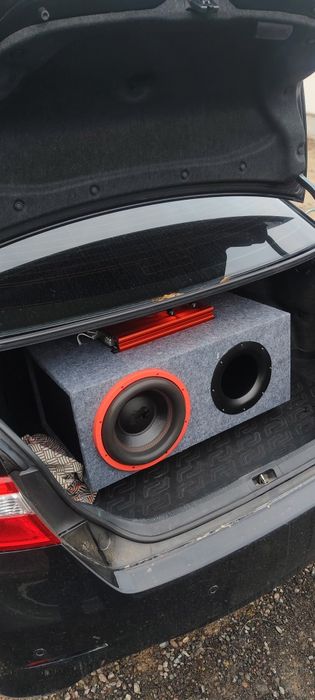 Сабвуфер DL Audio Piranha 12v2 c уселком