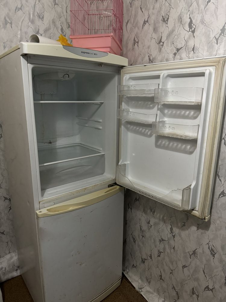 Продам холодильник б/у