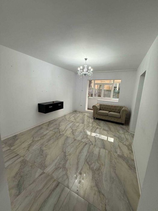 Vand apartament cu 2 camere, ideal pentru familii sau spatiu comercial