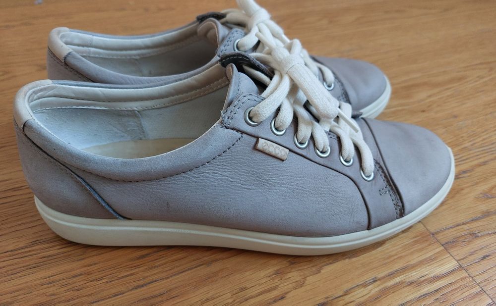 Sneakers Ecco piele interior exterior mărimea 38,5 (24,5 cm).