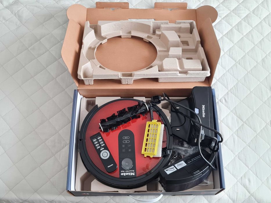 Miele Scout RX1 Red Робот прахосмукачка 150 кв.м 120 мин 60db комплект