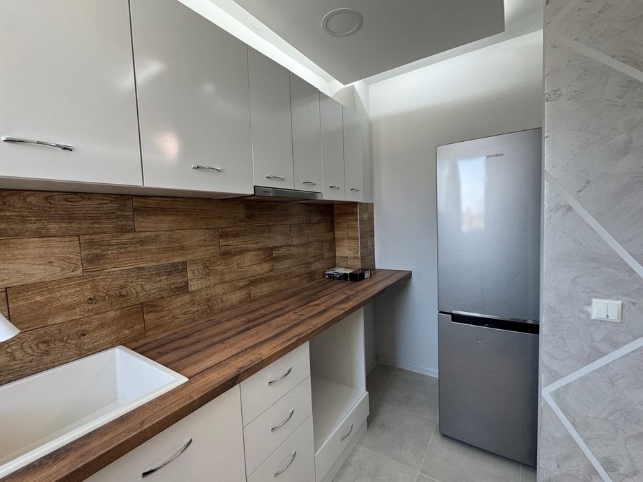 Дава се под наем Двустаен апартамент в Търговище, Център - 60 кв.м за 306 € - Снимка #2