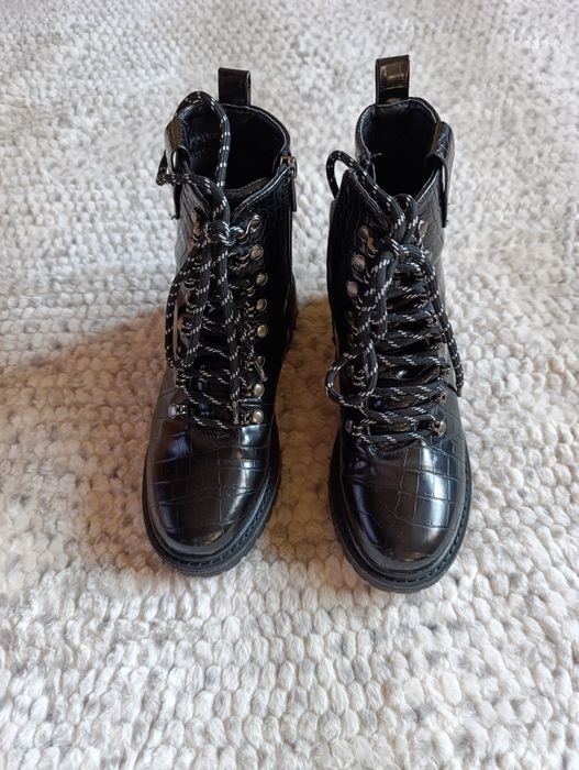 Ghete piele lăcuită 37 Pretty Little thing