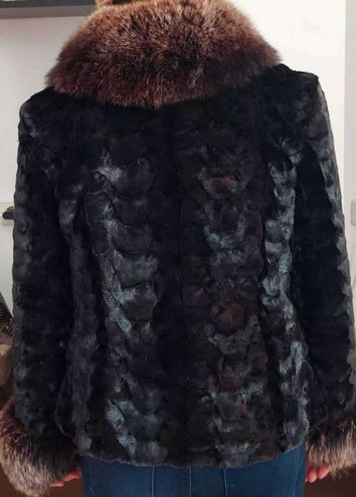 Дамско палто от норка с яка от лисица размер М