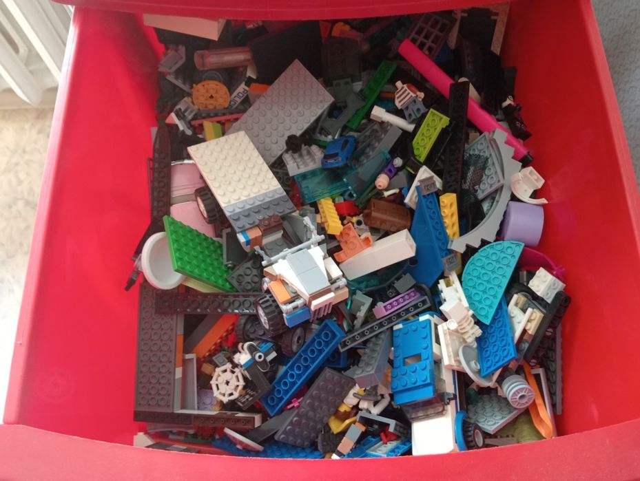 Продаю много лего